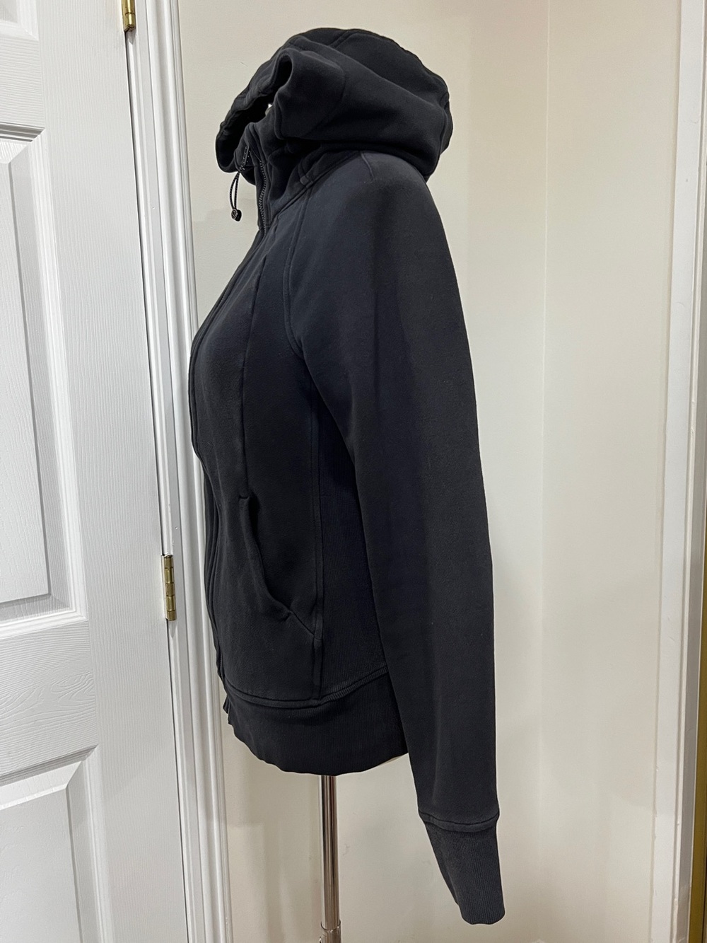 Lululemon Scuba Hoodie Cotton Fleece Black Size 6 Long Sleeve Comfy Long Sleeve - Picture 11 of 13